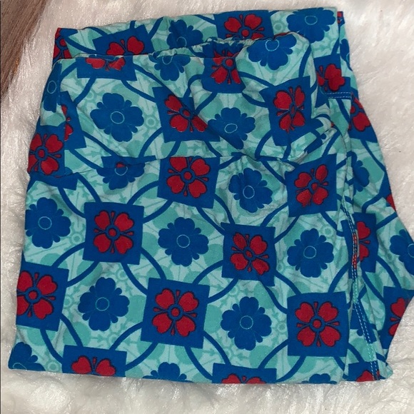Lularoe Tall & Curvy Butter Leggings bundle - Picture 4 of 5